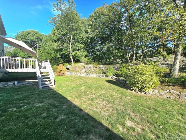 Building Photo - 21 Bentay Dr
