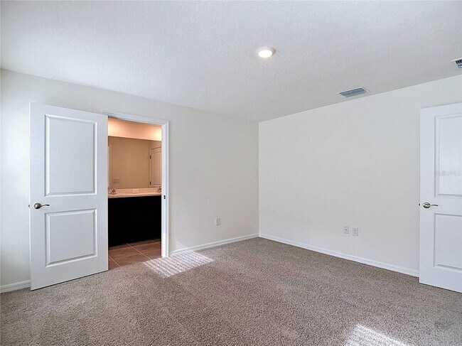 Building Photo - 31115 Silver Stage Dr