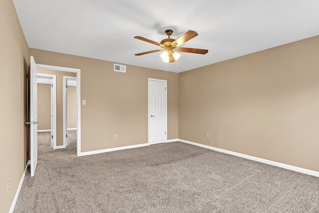 Building Photo - 7523 Bavarian Dr
