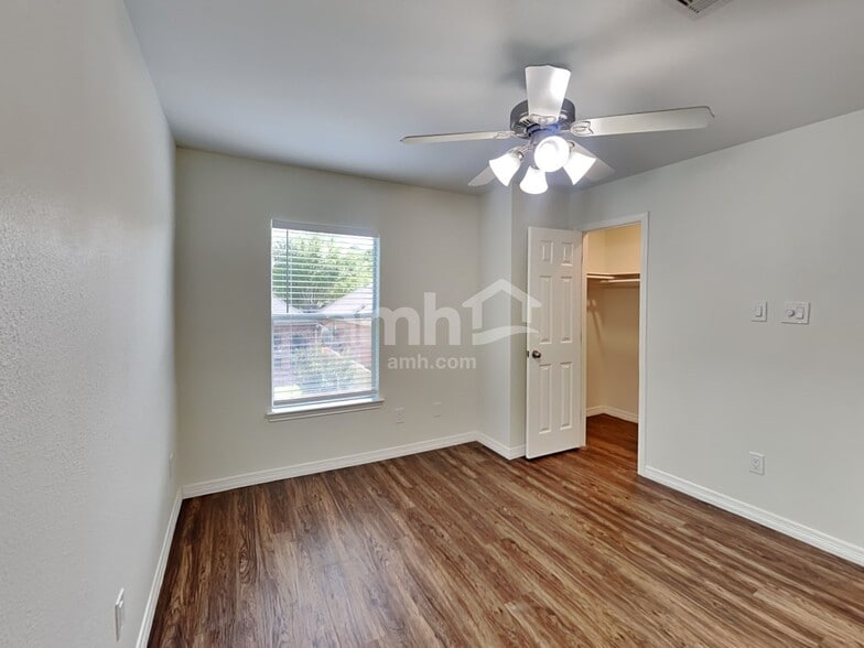 Building Photo - 26949 Carriage Manor Ln