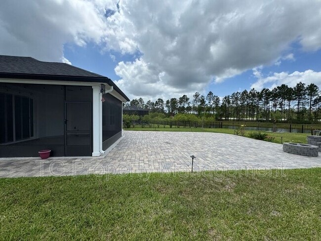 Building Photo - 64 Rose Dew Dr