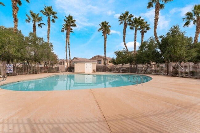 Building Photo - Gated Community  Townhome  2 bedroom, 2 ba...