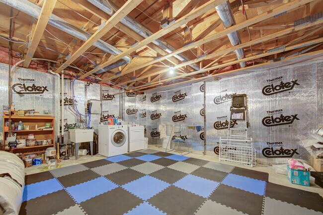 Building Photo - 15 Magnolia Ln N