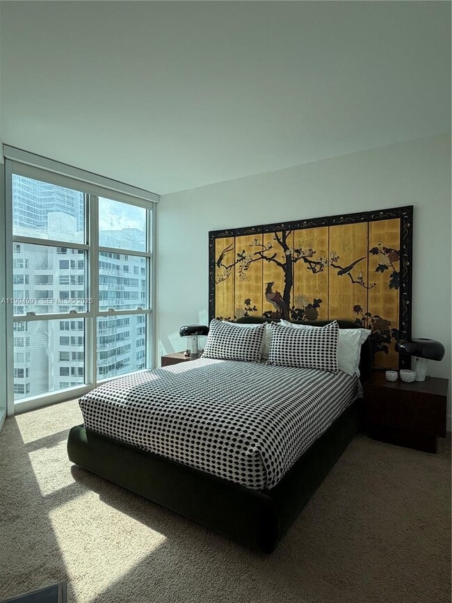 Building Photo - 300 South Pointe Dr