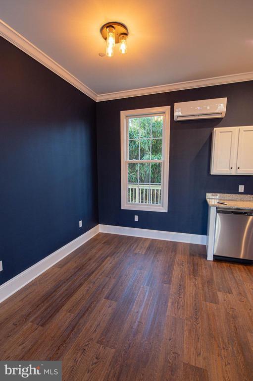 Building Photo - 106 Colonial Ct
