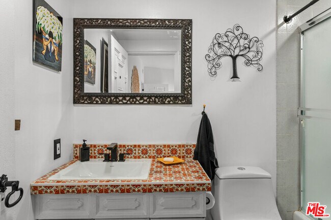 Building Photo - 2231 S Caliente Dr