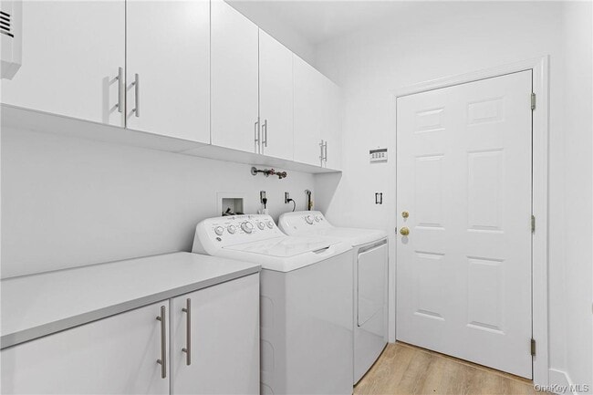 Building Photo - 126 Doral Greens Dr W