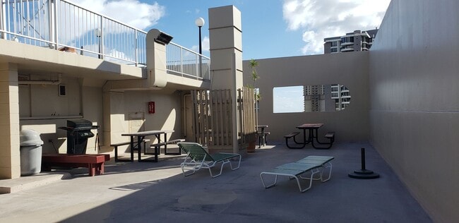 Building Photo - Central AC, Great Location, Pet Friendly