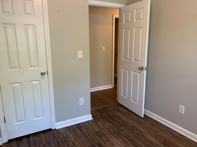 Building Photo - Coming Soon - 4 Bed, 2 Bth Split Level Home