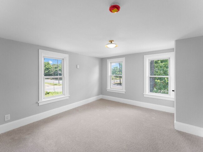Building Photo - Updated 3-Bedroom Home with Spacious Yard in Hainesport