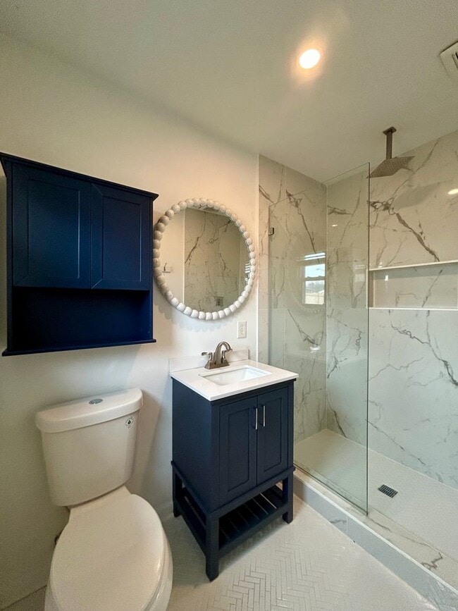 Building Photo - 3001 Guenevere Dr