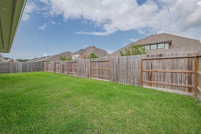 Building Photo - 5511 Highland Dr