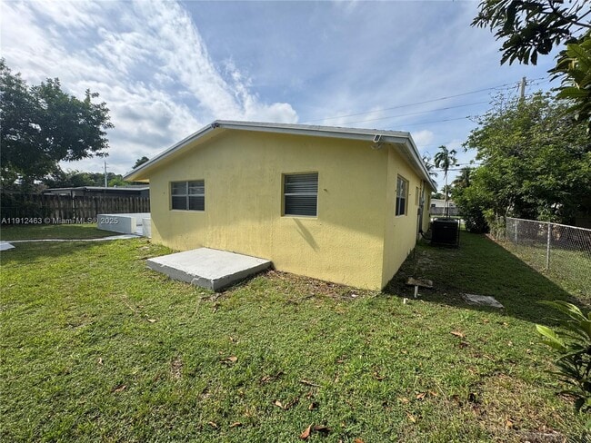 Building Photo - 1830 NW 61st Ave