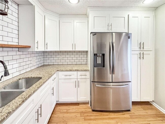 Building Photo - 1543 Hillhaven Dr