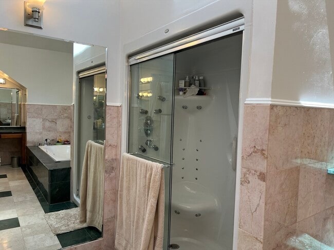 Building Photo - 11 Garrison Rd