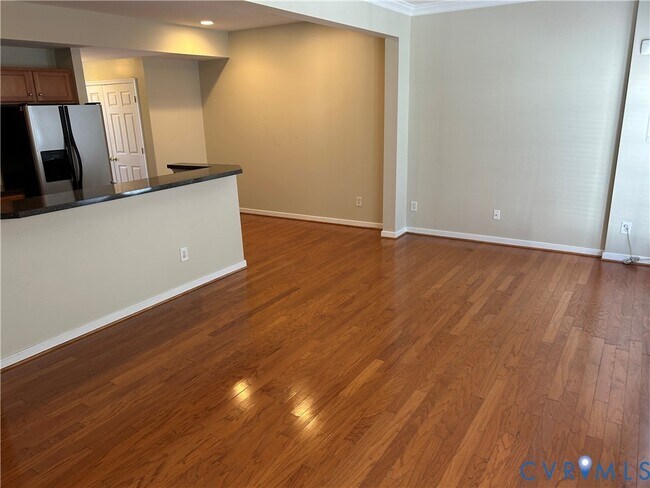 Building Photo - 1307 Village Views Dr
