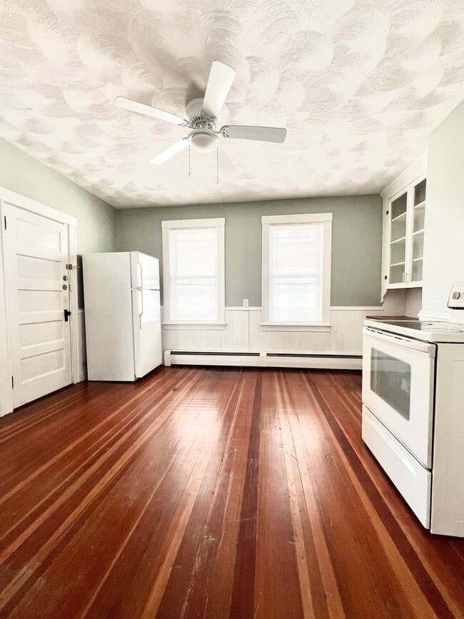 Building Photo - 89 Rochambeau Ave