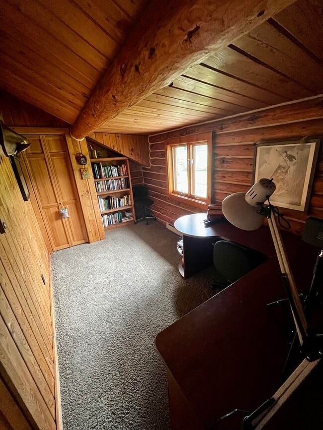 Building Photo - Fully Furnished Cabin Available - 10 Minut...
