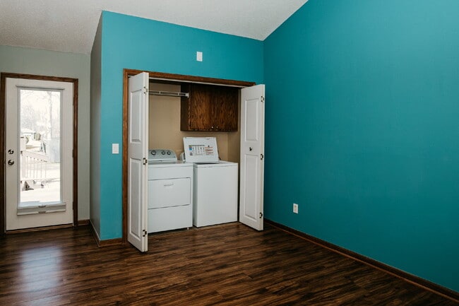 Building Photo - Move-In Ready! 3-Bed Home with Spacious Backyard