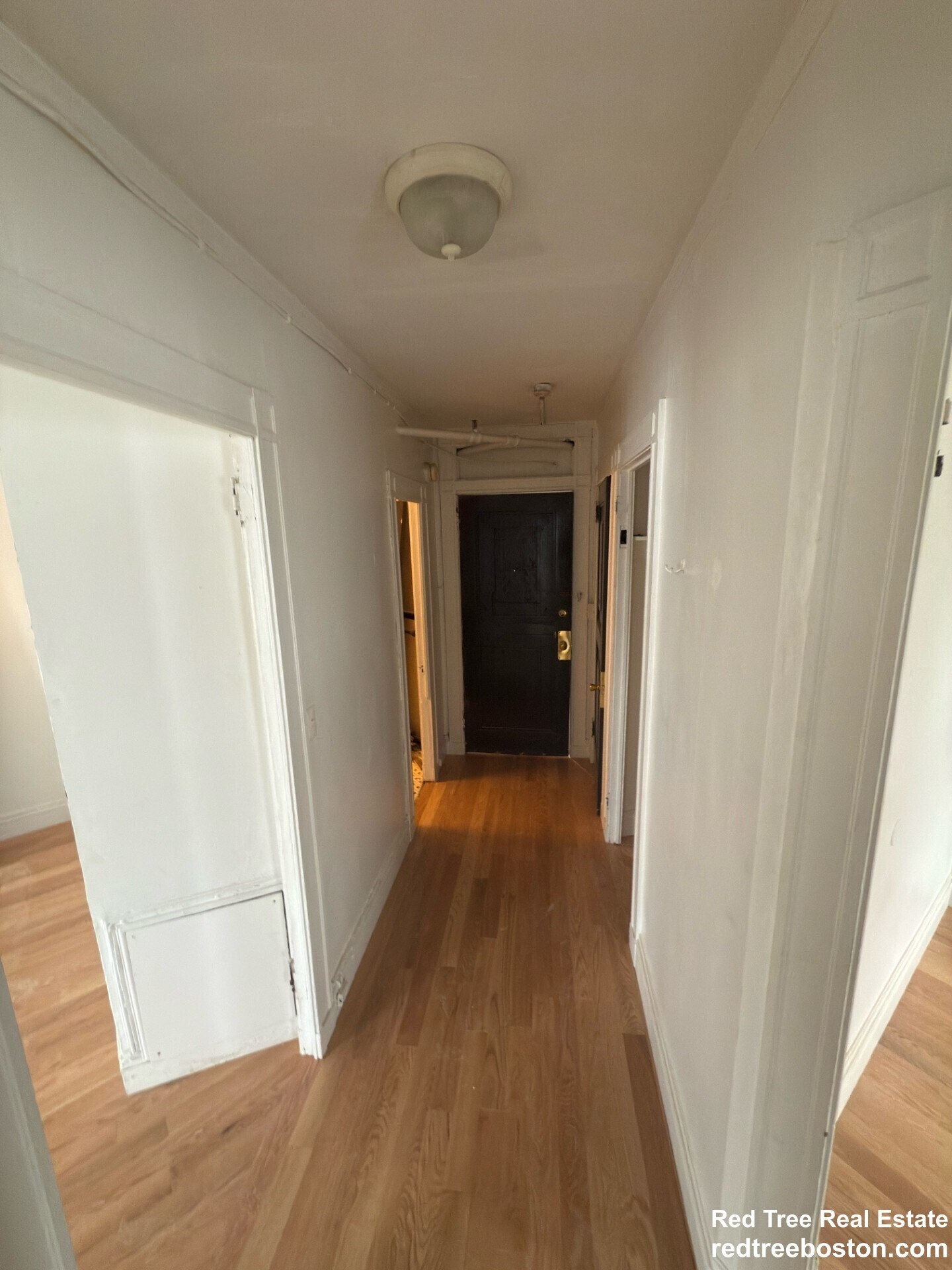 Apt 820 - 100 Wayland St