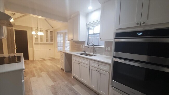 Building Photo - 1616 Scottsdale Dr