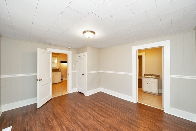 Building Photo - Holiday Special! $250 off First Month's Rent! Renovated Hueytown Charmer – 2 Beds, 1 Bath, Move-I...
