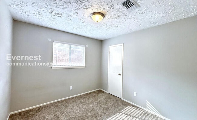 Building Photo - 20021 Cottonglade Ln