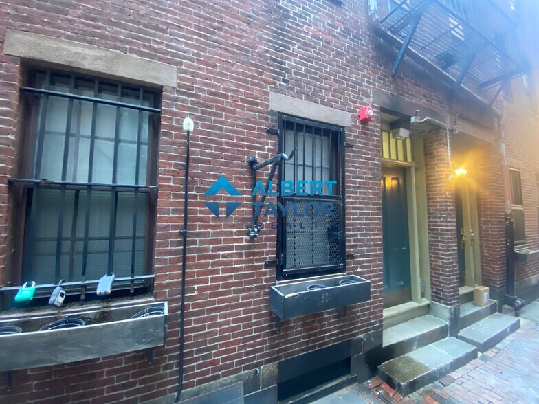 Building Photo - 5 Champney Pl