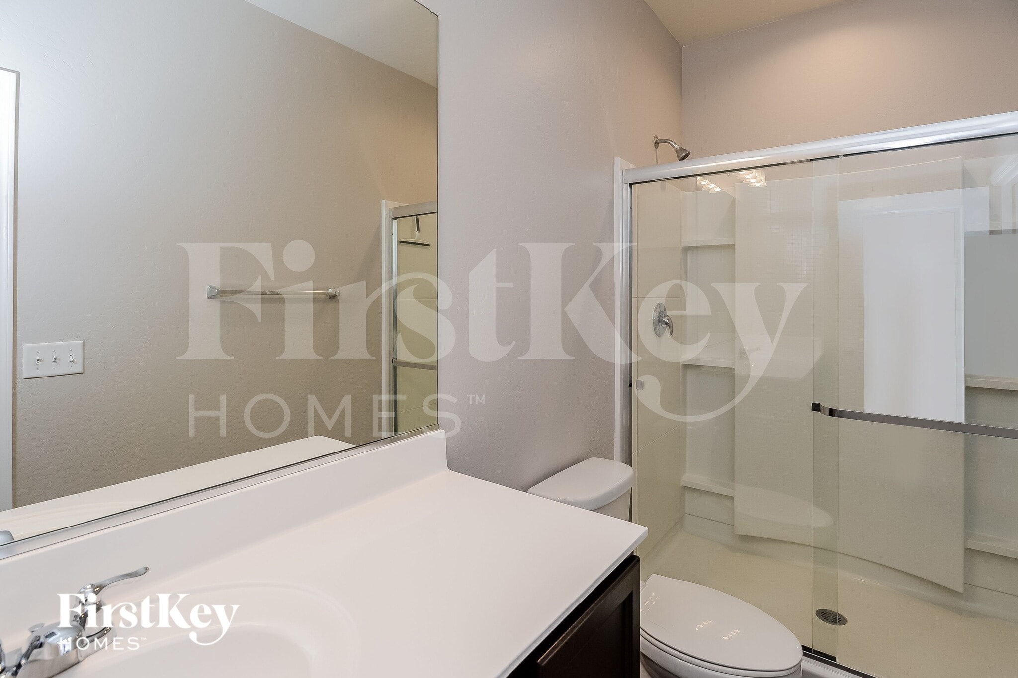 Building Photo - 354 W Powell Dr