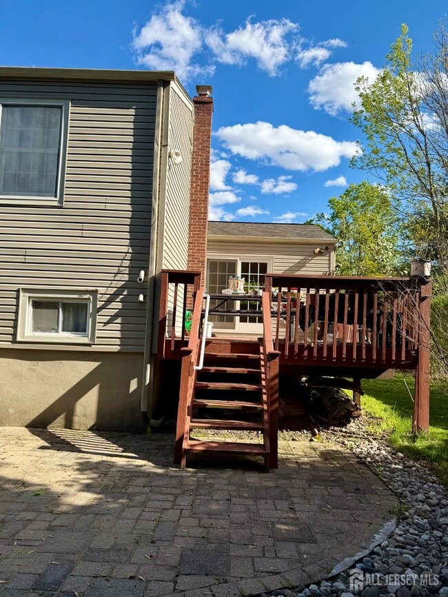Building Photo - 214 Rivercrest Dr