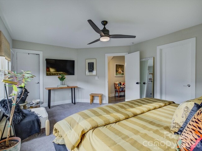 Building Photo - 11015 Stetler St