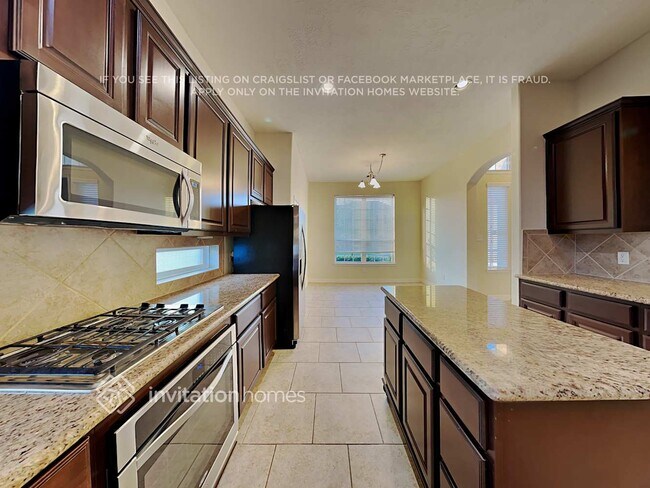 Building Photo - 3302 Clover Trace Dr