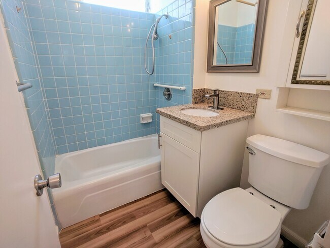 Building Photo - Partly Furnished 1-Bedroom 1 Bath with No Parking at Hawaiian Crown in Waikiki