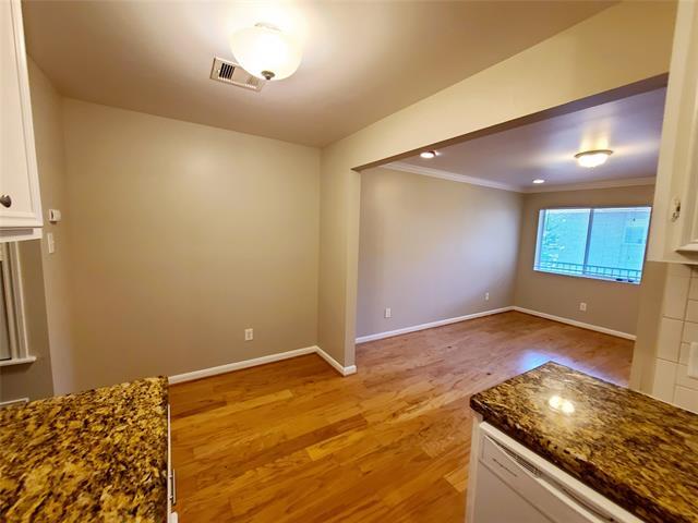 Building Photo - 4931 Junius St