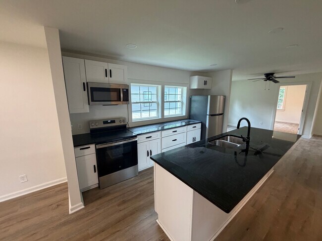 Building Photo - Room in Single Family Home on Fox St SW