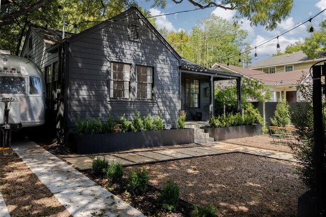 Primary Photo - 1404 Eva St