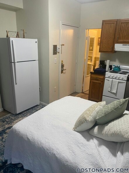 Building Photo - 10 Wait St