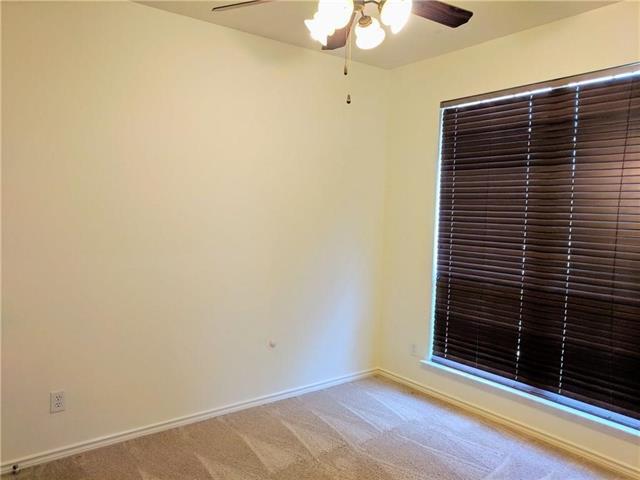 Building Photo - 2200 Fieldcrest Dr