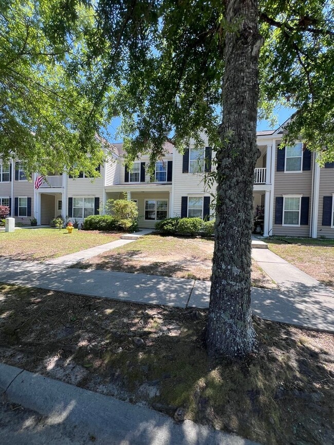 Building Photo - 2 bedroom 2.5 bath Townhome in Godley Park