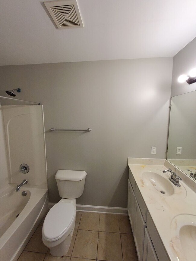 Building Photo - 3850 Farm Gate Cove