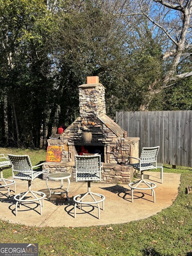 Building Photo - 88 E Washington St