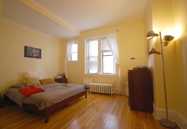 Building Photo - 411 Marlborough St