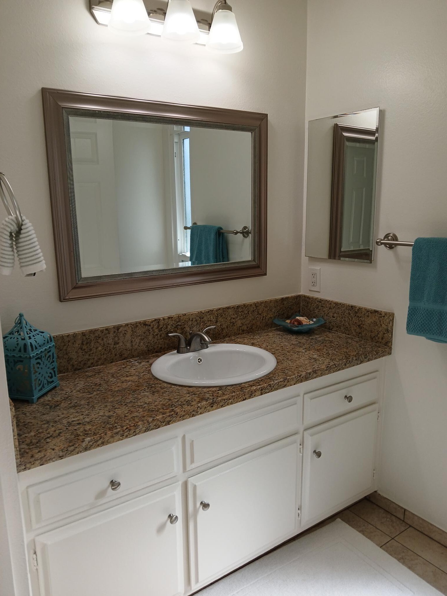 Building Photo - 851 Amigos Way