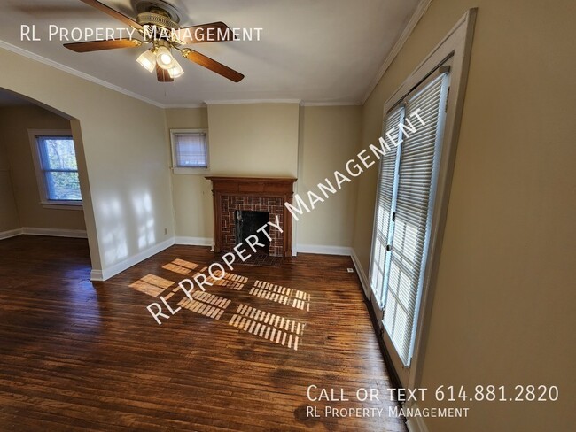 Building Photo - Charming 1 Bedroom Apartment in Grandview ...