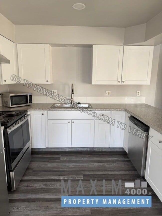 Building Photo - 559 N Sparn St