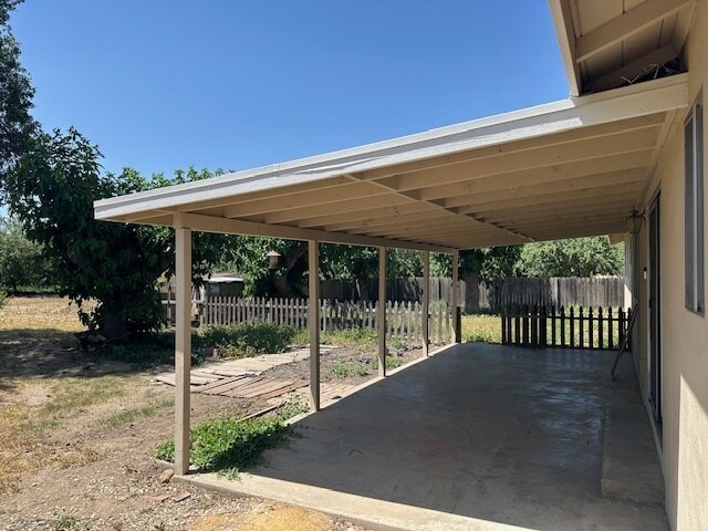 Building Photo - East Modesto Country Living, 3 Bedrooms 2 Bathrooms