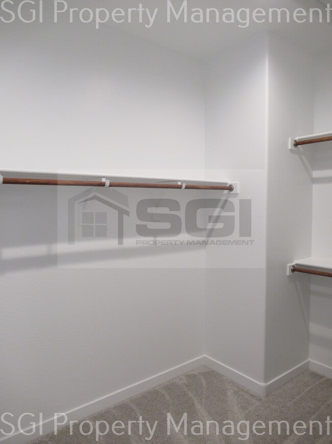 Building Photo - 1622 W la Mirada Dr