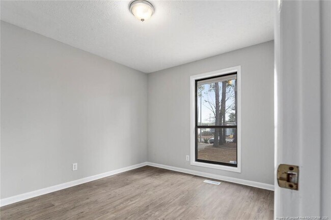 Building Photo - 7005 Pantego Dr
