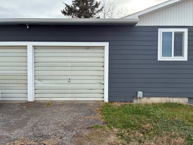 Building Photo - 3296 N 3300 E