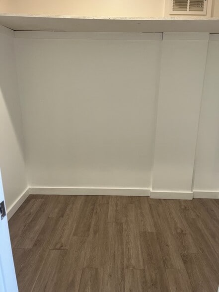 Building Photo - 4114 Cambridge St